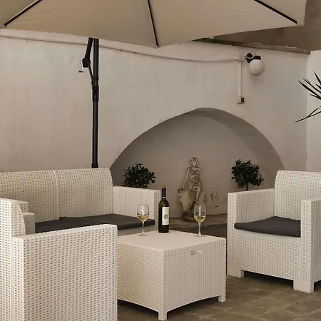 Amazing Terrace In The Historical Centre - Teate Кьети