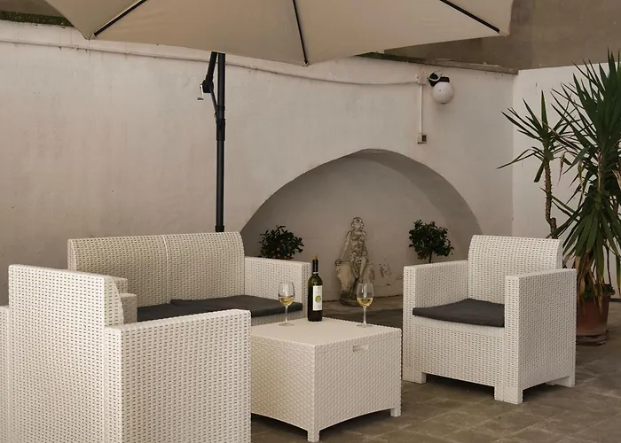 Amazing Terrace In The Historical Centre - Teate *